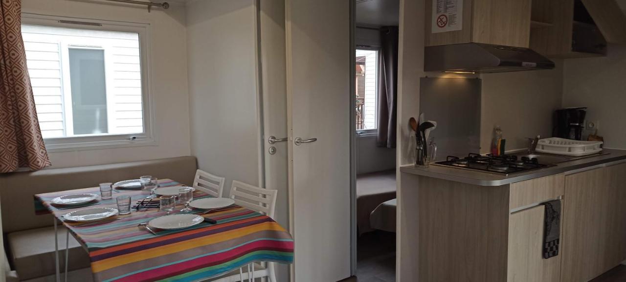 Camping Paradis Bellerive Montfrin Экстерьер фото