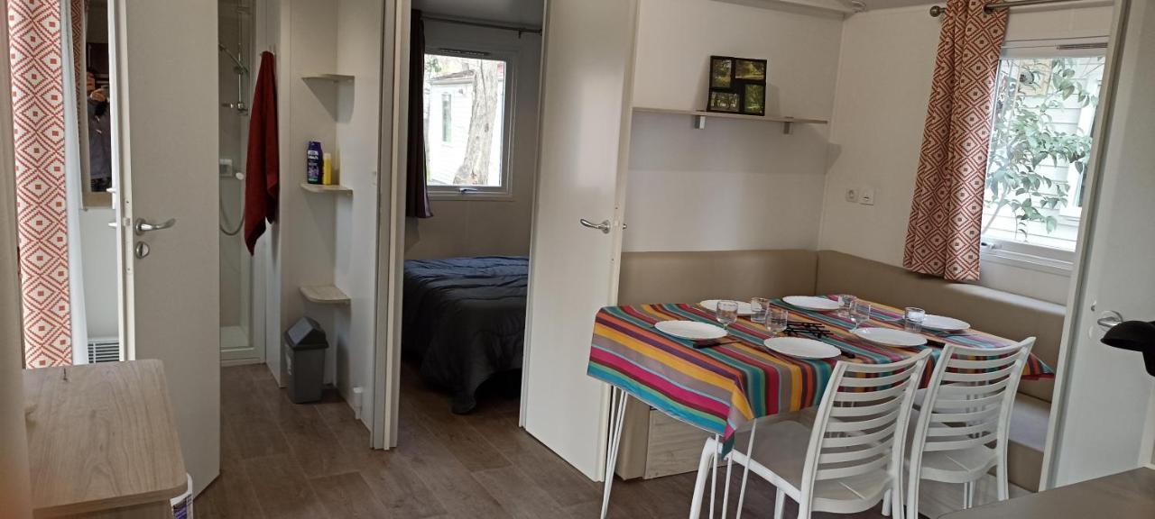 Camping Paradis Bellerive Montfrin Экстерьер фото