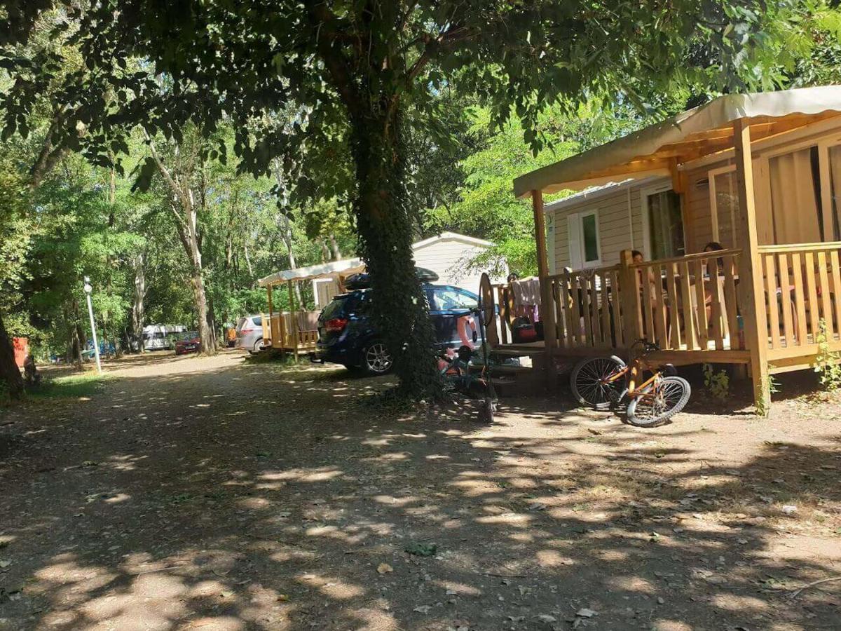 Camping Paradis Bellerive Montfrin Экстерьер фото