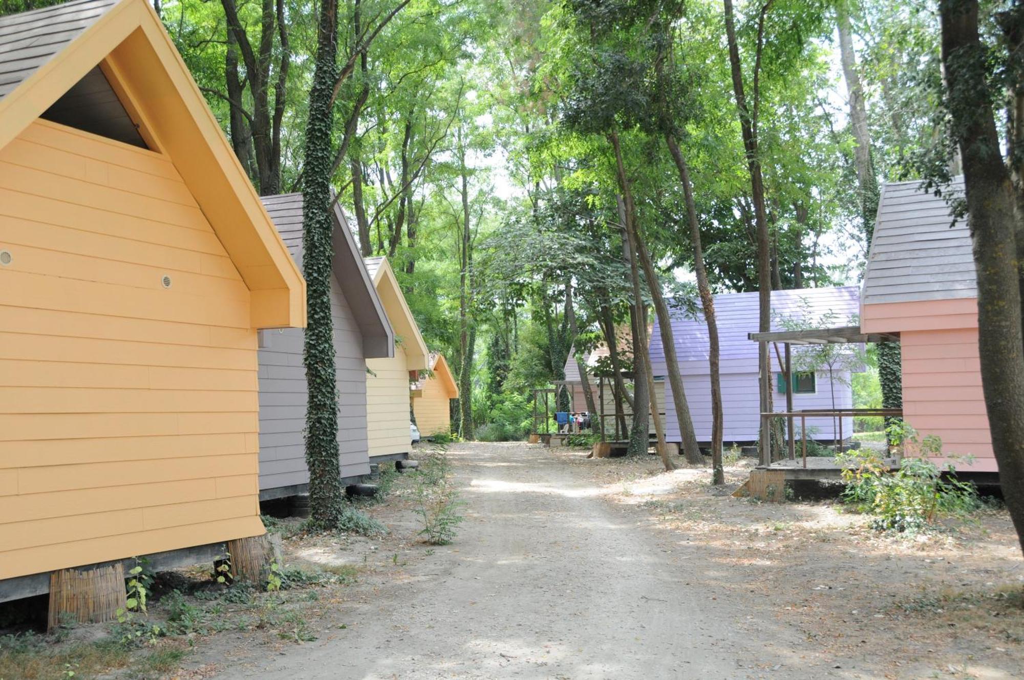 Camping Paradis Bellerive Montfrin Экстерьер фото