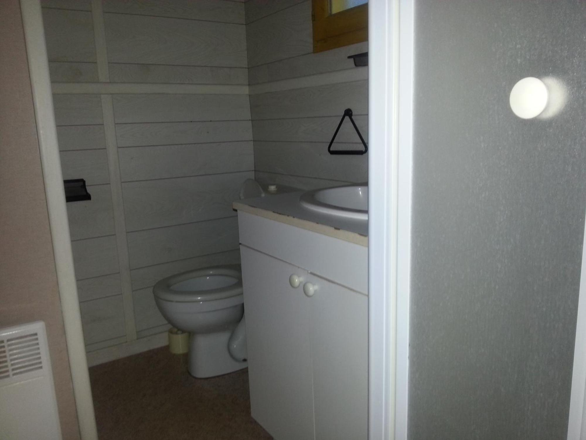 Camping Paradis Bellerive Montfrin Номер фото