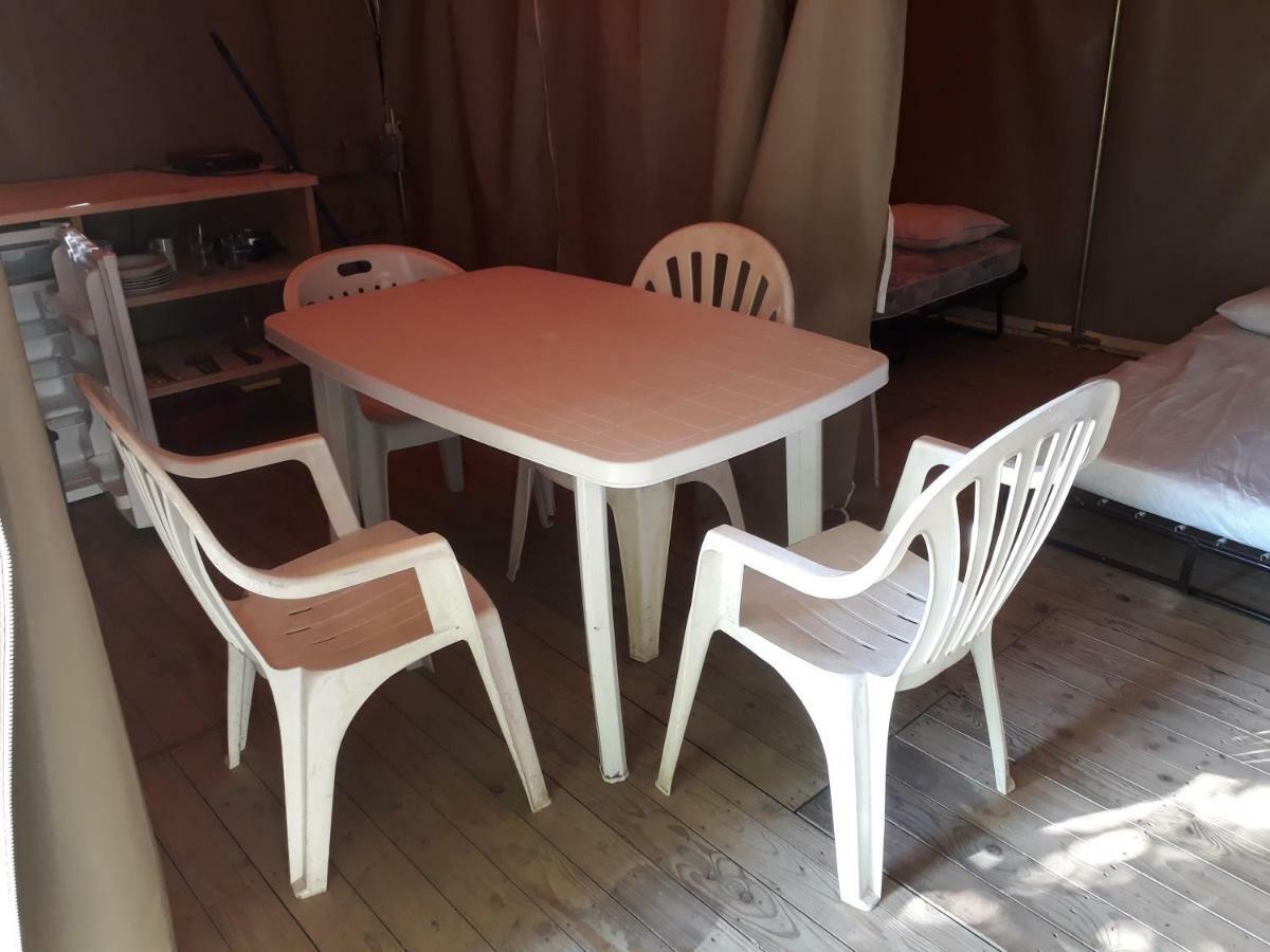 Camping Paradis Bellerive Montfrin Экстерьер фото